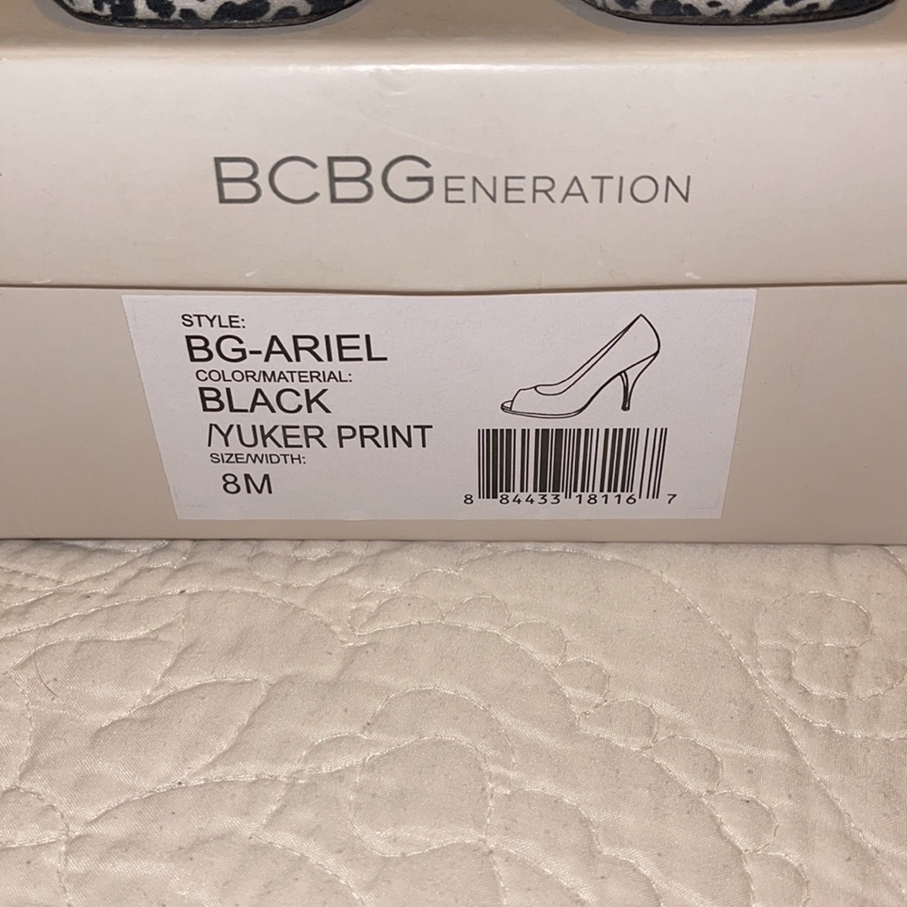 Heels. Used. Good condition. - Picture 3 of 5